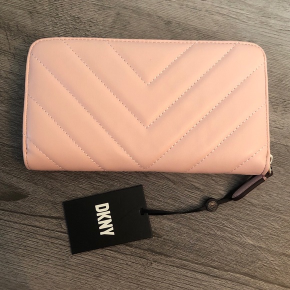 DKNY Vela Cashmere Pink Faux Leather Quilted Chevron Pattern ZA Wallet NWT - Picture 4 of 12